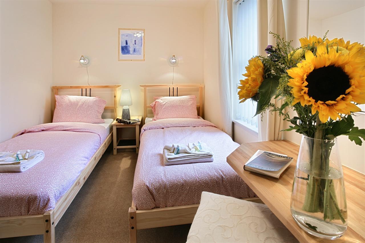 Discovery Accommodation Whitby Esterno foto